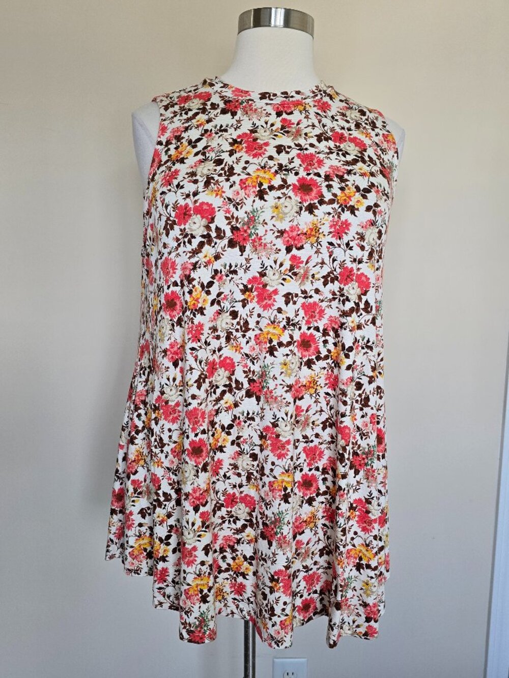 Lane Bryant Plus Size 22/24 Pink Orange Floral Sleeveless Swing Tee Top NWT New
